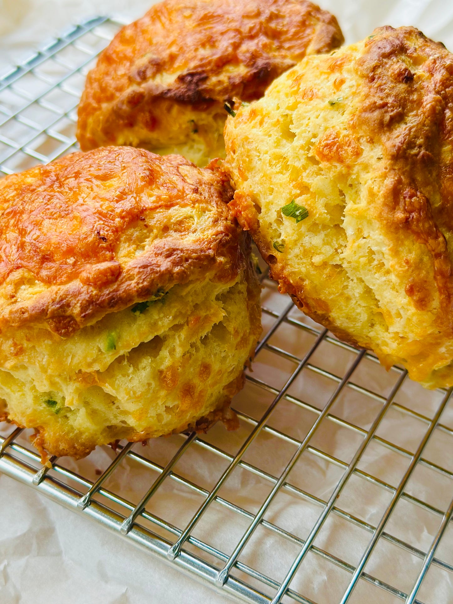 Artisan Gluten Free- Cheddar Cheese & Chive Biscuit (includes 6 per order)