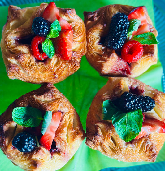 Croissant- Kouign Amann (includes 4 per order)